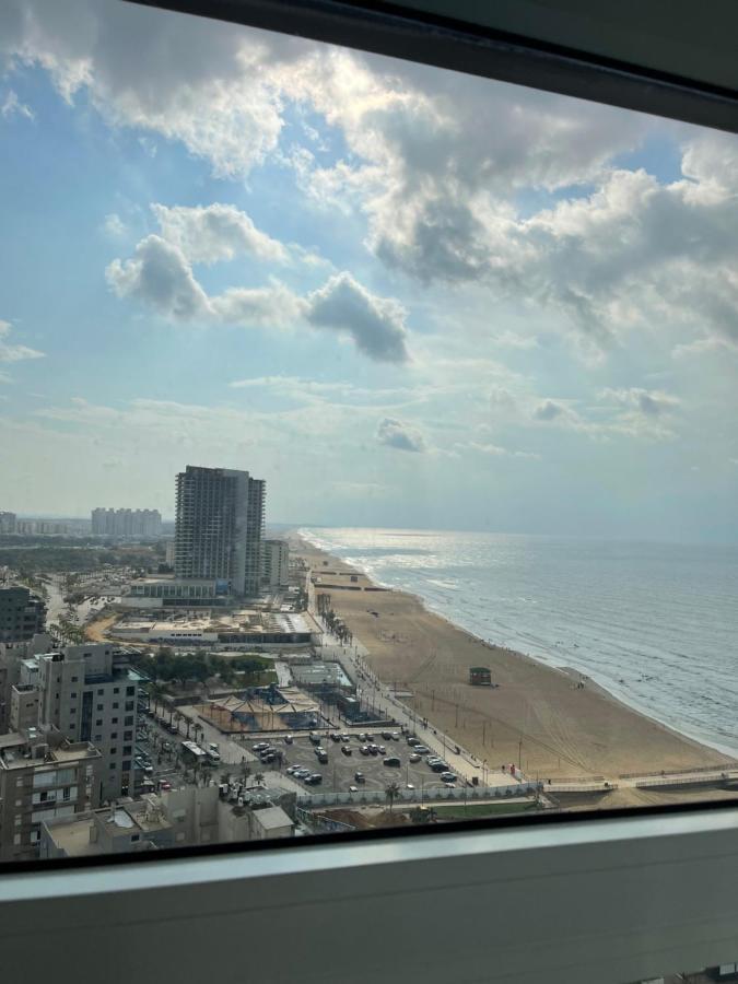 Amazing Suite On The Sea-סוויטה מדהימה על הים Bat Yam Eksteriør billede