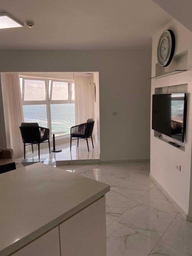 Amazing Suite On The Sea-סוויטה מדהימה על הים Bat Yam Eksteriør billede