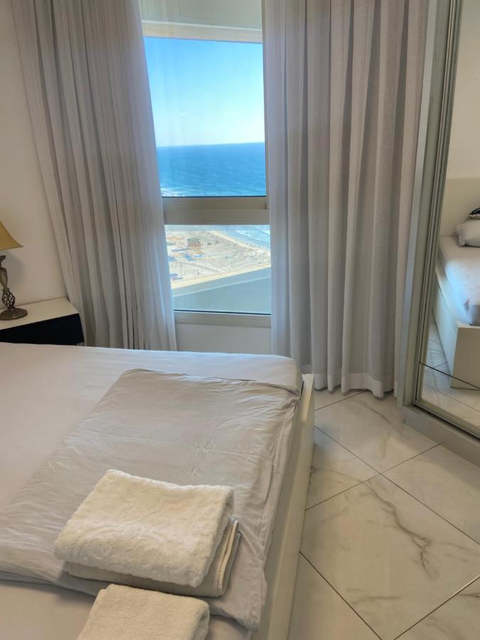 Amazing Suite On The Sea-סוויטה מדהימה על הים Bat Yam Eksteriør billede