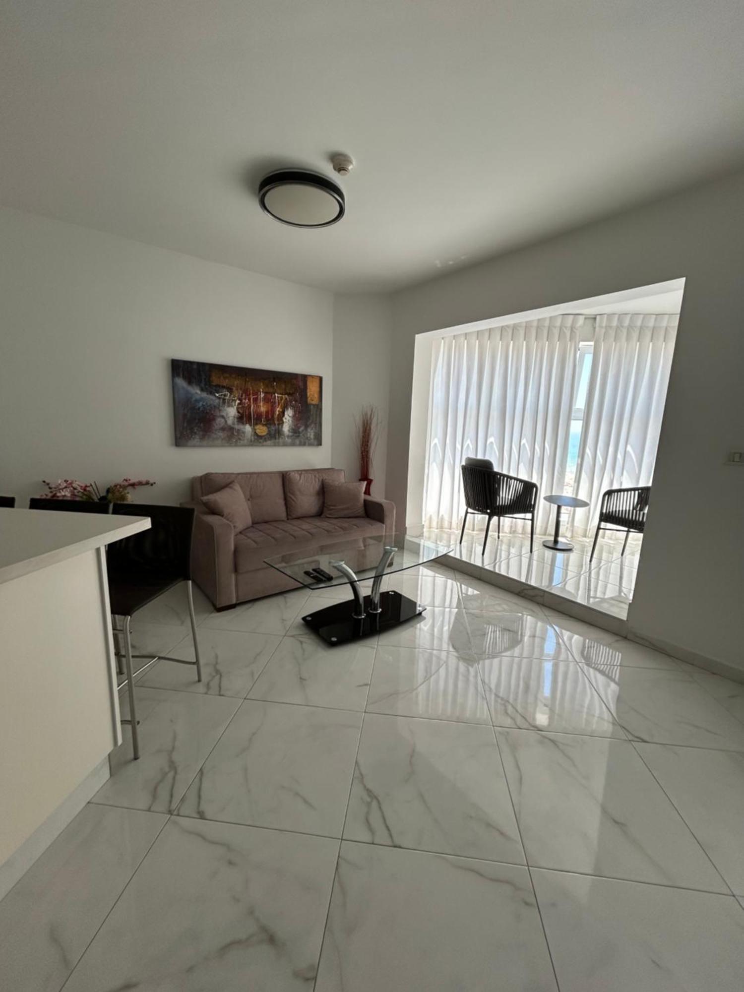 Amazing Suite On The Sea-סוויטה מדהימה על הים Bat Yam Eksteriør billede